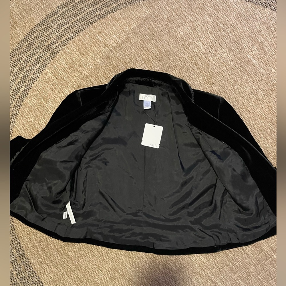 Ann Taylor LOFT black velvet cropped blazer bolero shrug w/ silver clasp closure - Picture 7 of 13